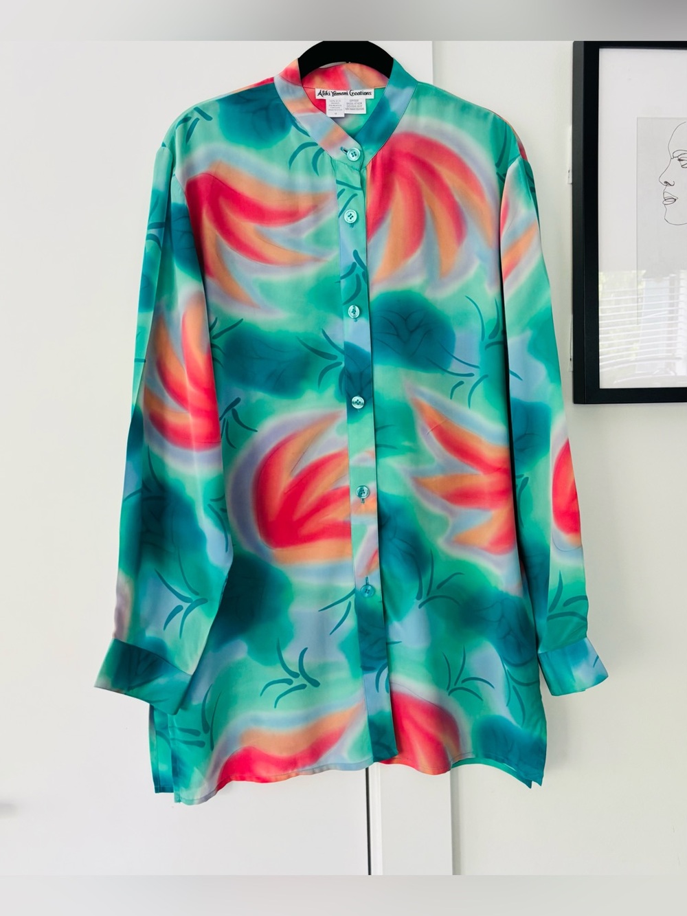 Aliki Yamani Creations gorgeous flowy 100% silk butto. Up tunic size medium